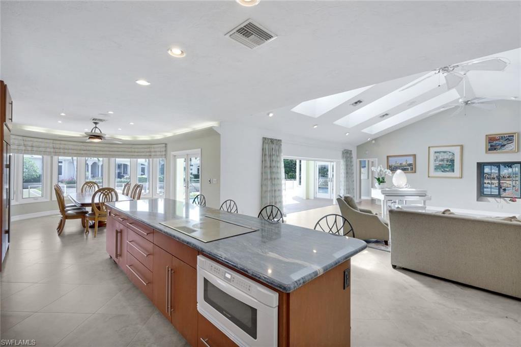 ROYAL HARBOR - Residential