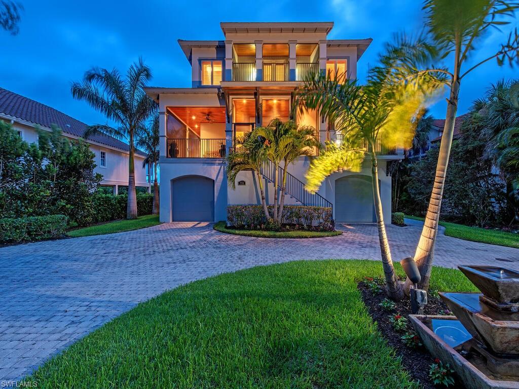 834 HIDEAWAY CIR W