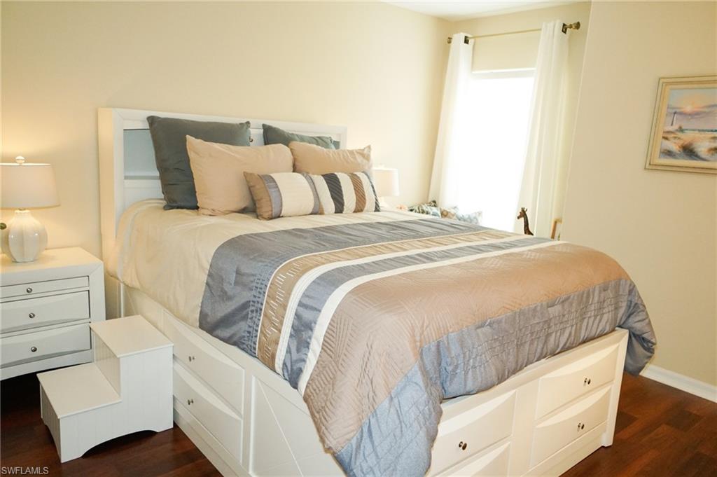 MAJESTIC POINTE - Residential