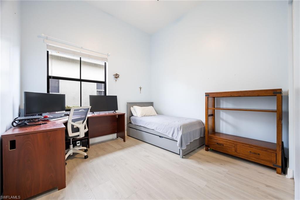 MAPLE RIDGE - Residential