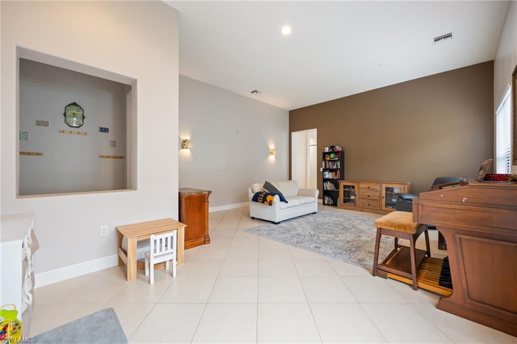 MAPLE RIDGE - Residential