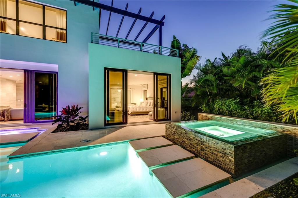 PARK SHORE - Residential