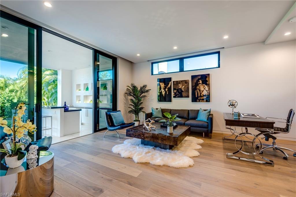 PARK SHORE - Residential