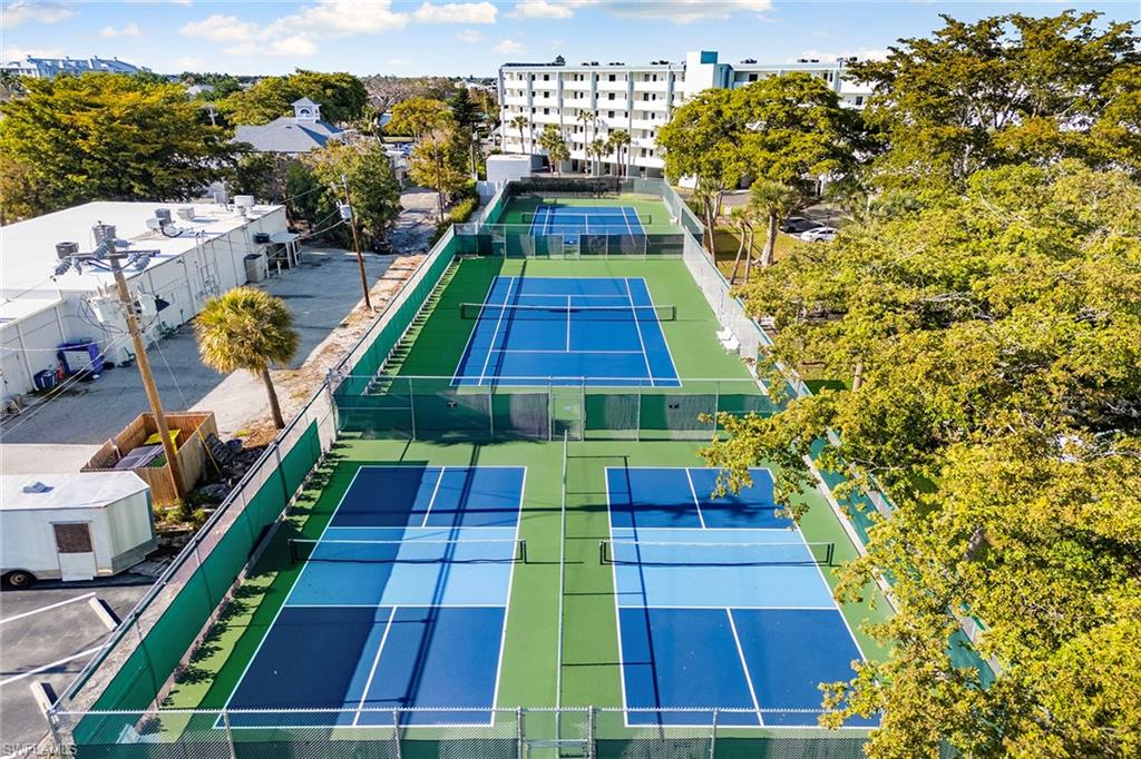 RIVERSIDE CLUB - Residential