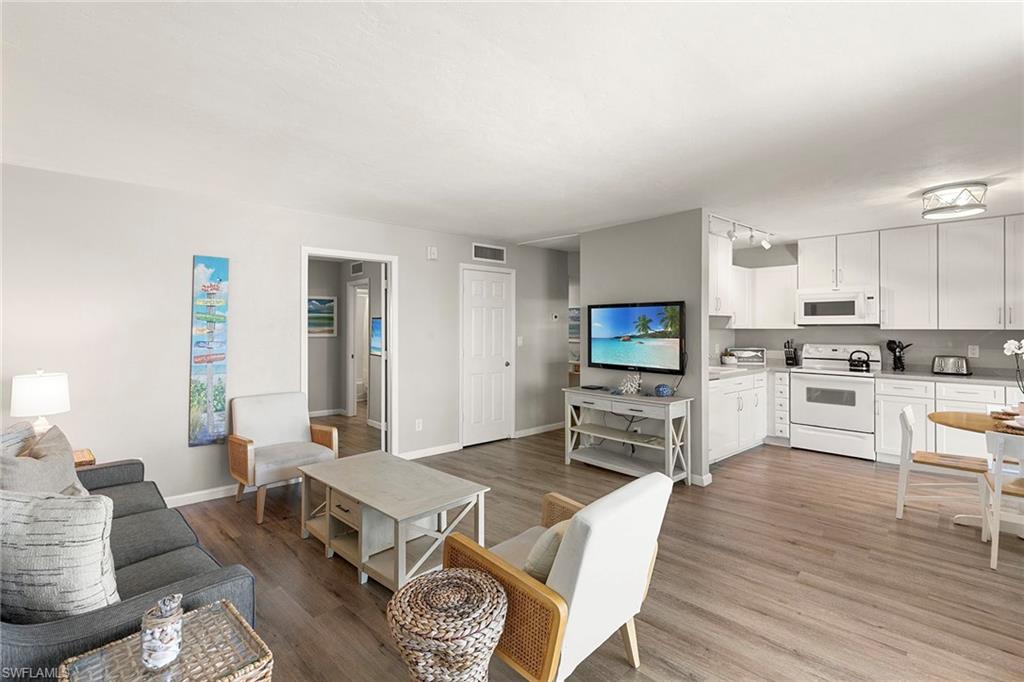 RIVERSIDE CLUB - Residential