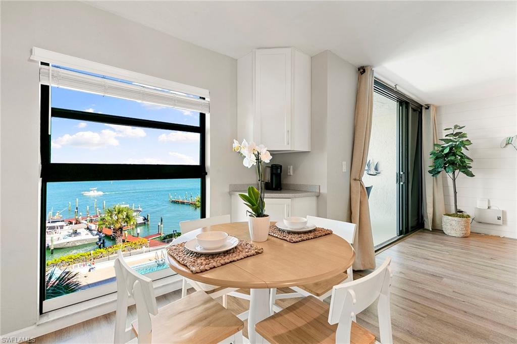 RIVERSIDE CLUB - Residential