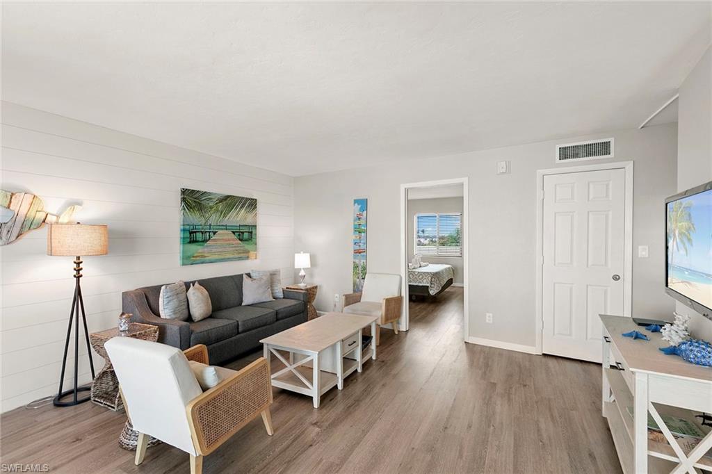 RIVERSIDE CLUB - Residential