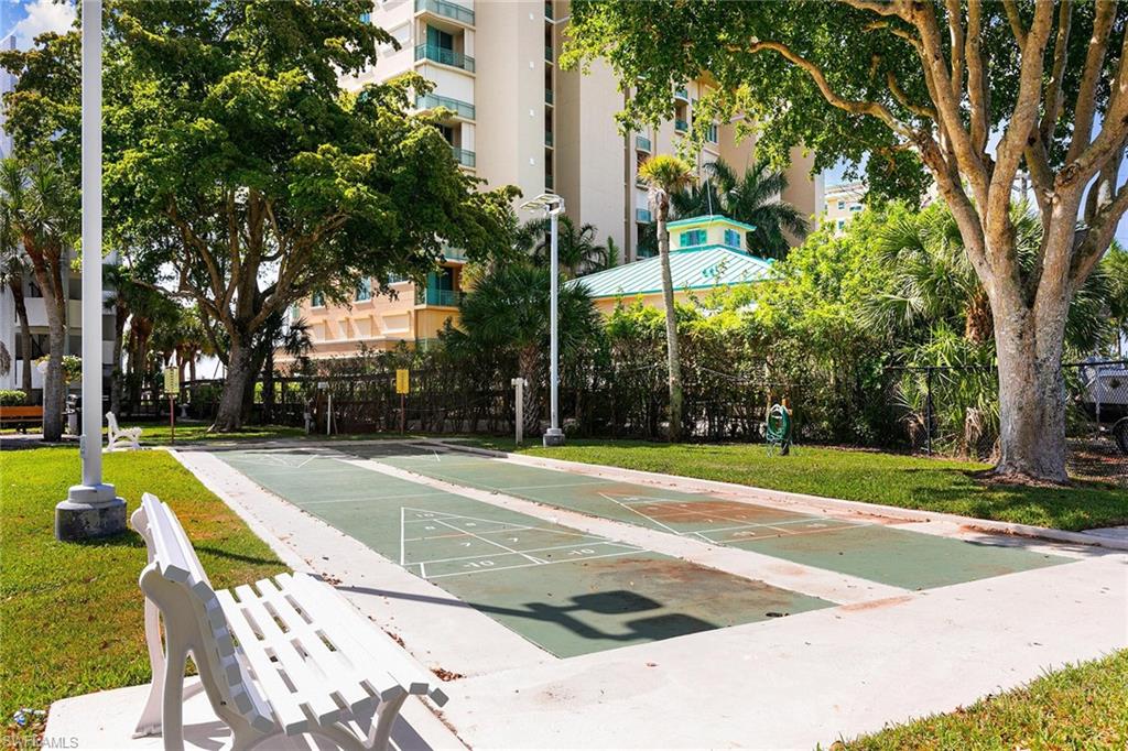 RIVERSIDE CLUB - Residential