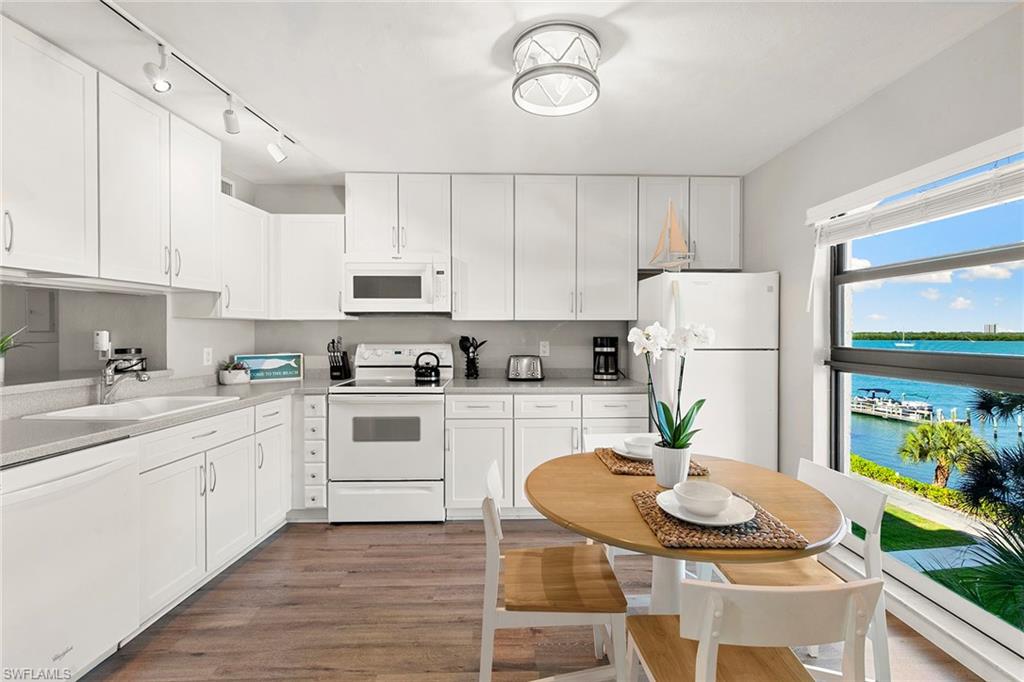 RIVERSIDE CLUB - Residential