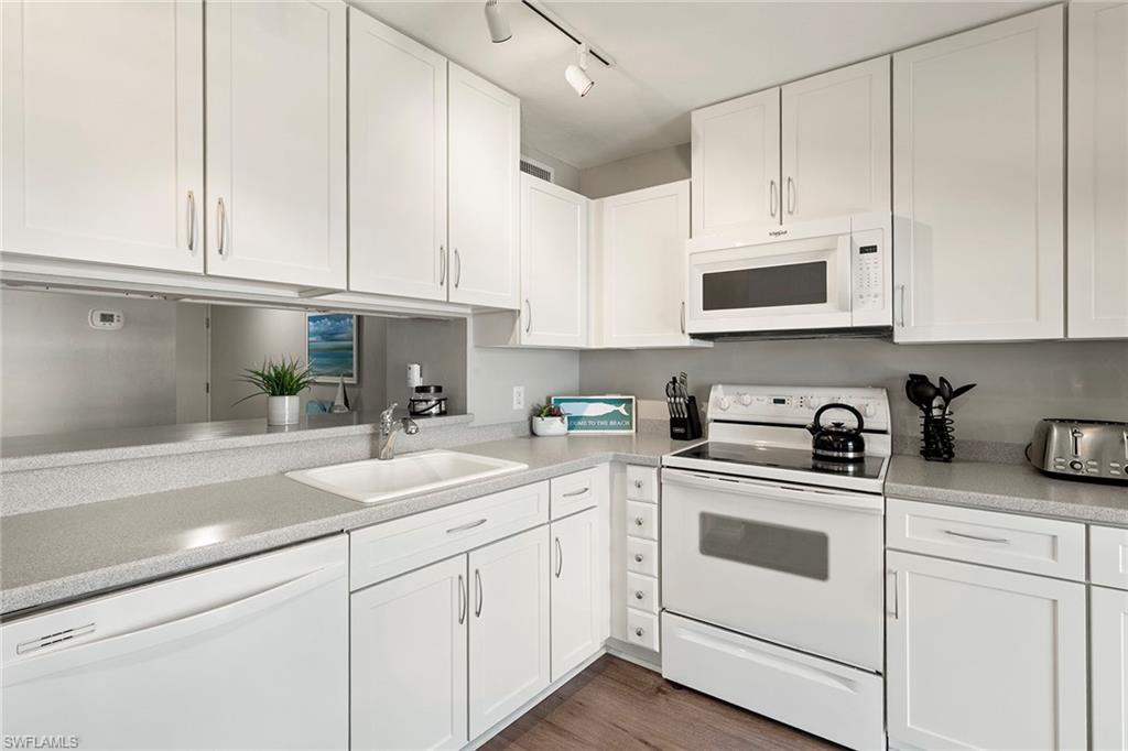 RIVERSIDE CLUB - Residential