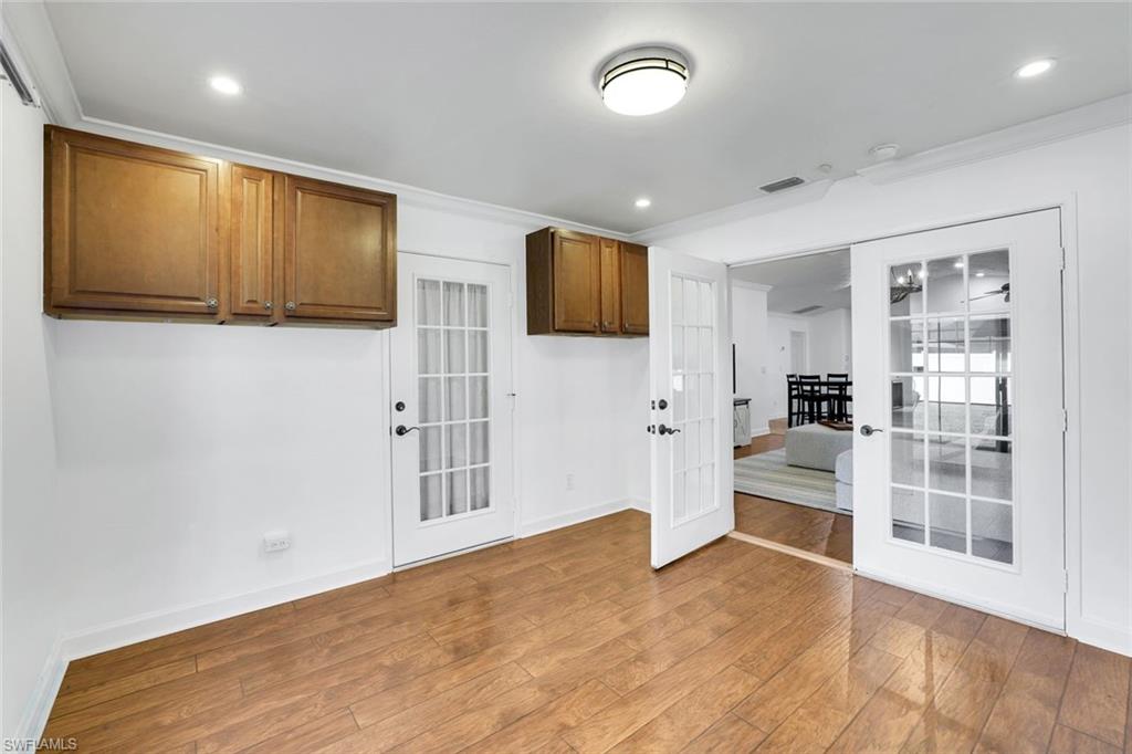 NAPLES PARK - Residential