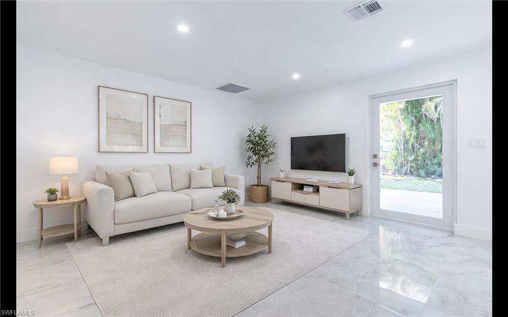 GOLDEN GATE CITY - Residential