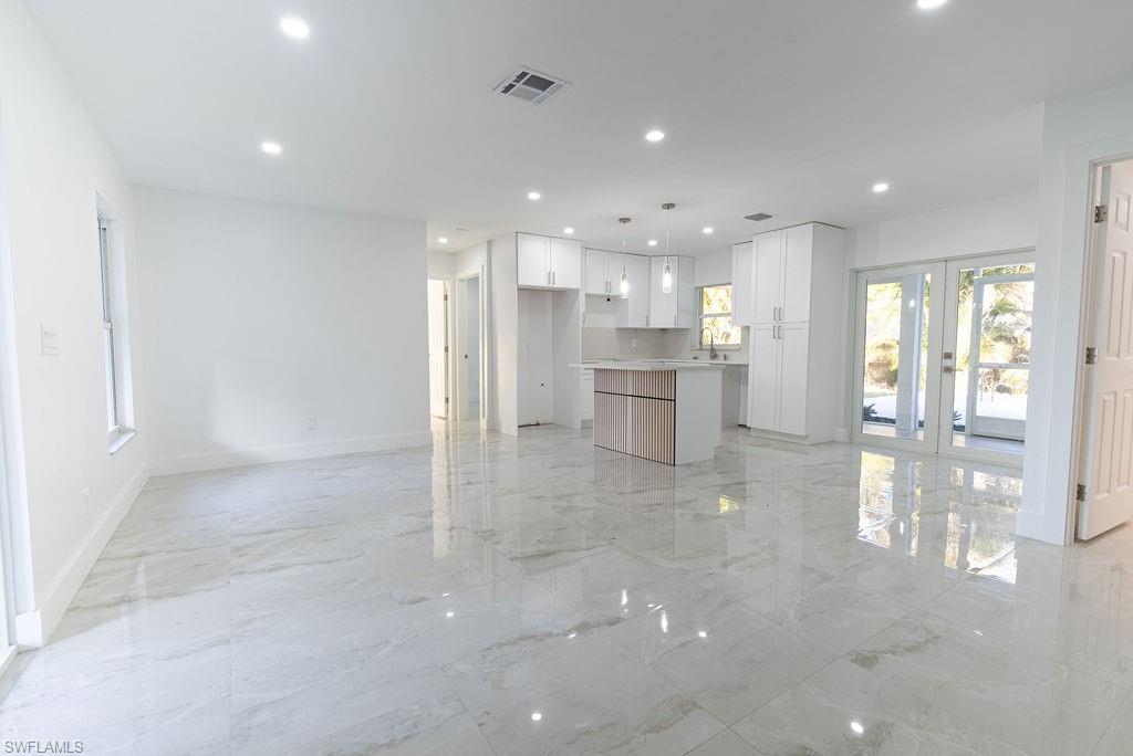 GOLDEN GATE CITY - Residential