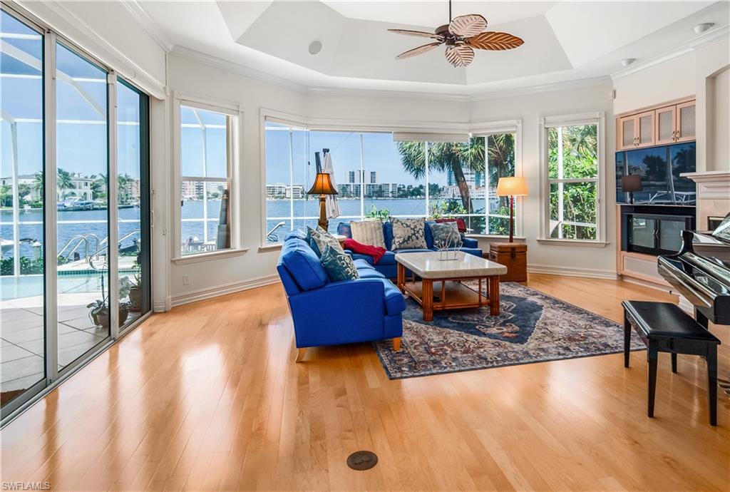 MOORINGS - Residential