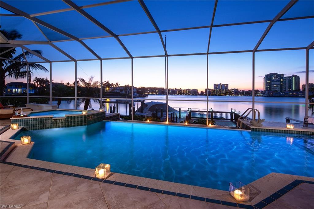 MOORINGS - Residential