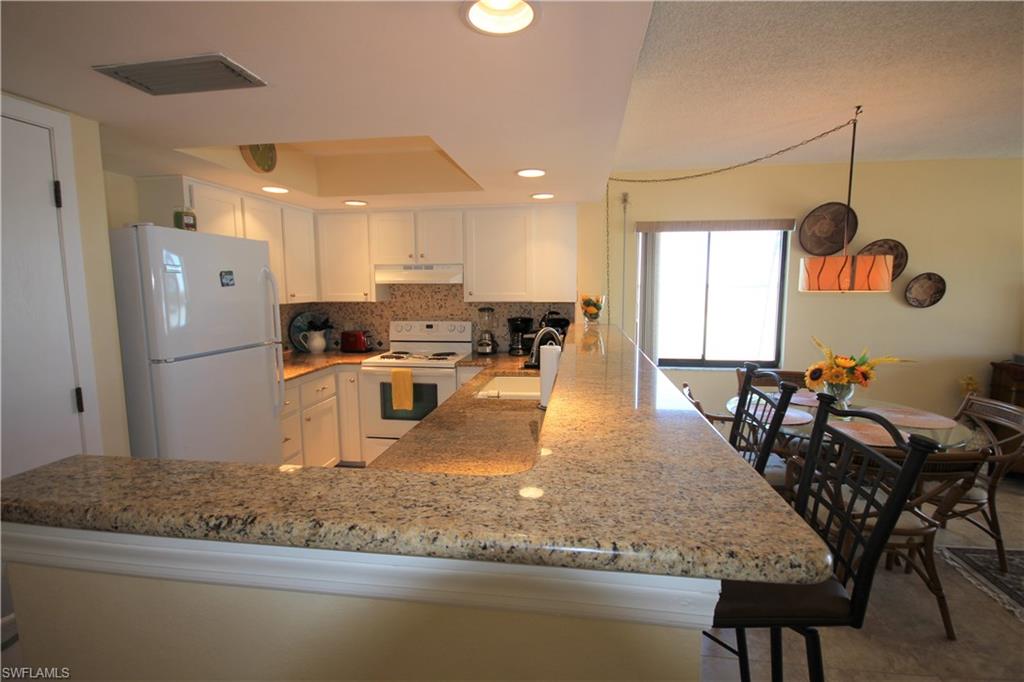 WINDWARD POINT CONDO - Residential