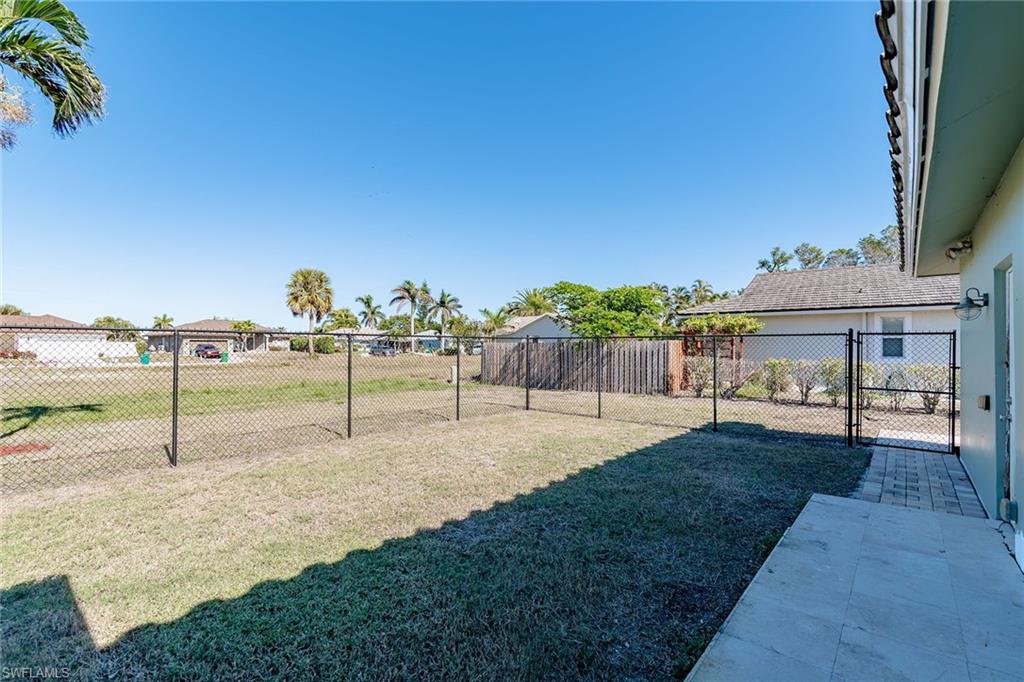 MARCO BEACH - Residential