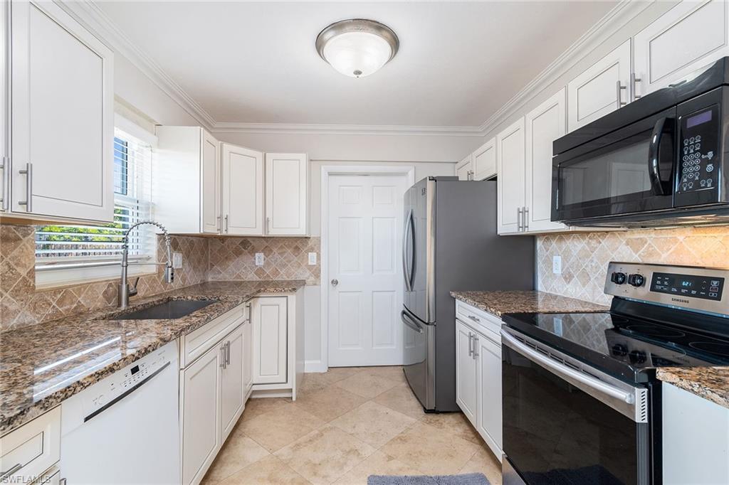 MARCO BEACH - Residential