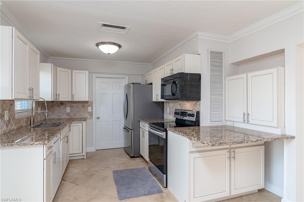 MARCO BEACH - Residential