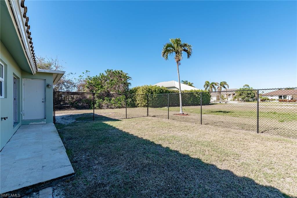 MARCO BEACH - Residential