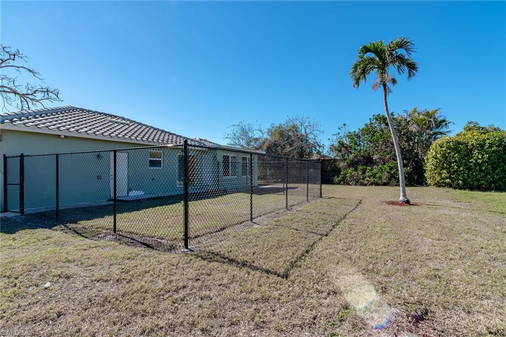 MARCO BEACH - Residential