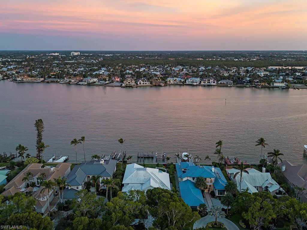 AQUALANE SHORES - Residential