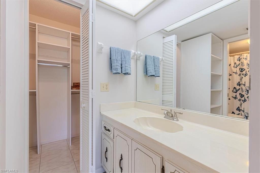 GLADES COUNTRY CLUB - Residential