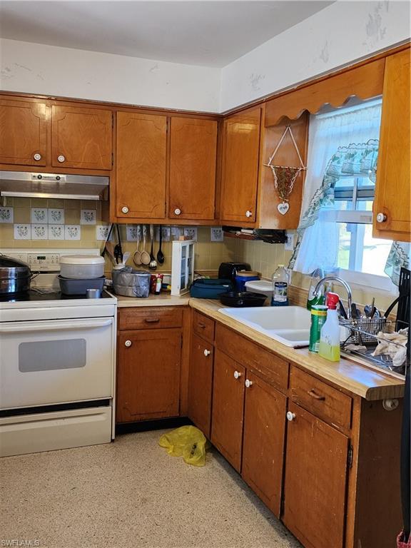 PINE ISLAND TROPICAL HOMESITES - Residential