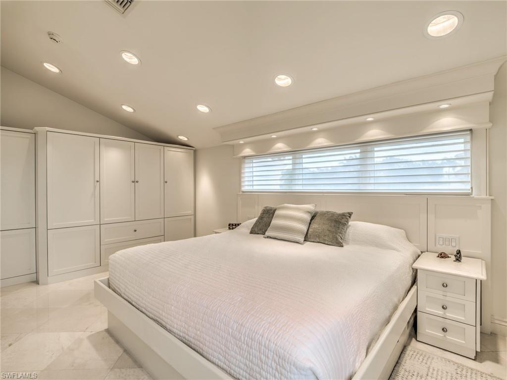 OYSTER BAY - Residential