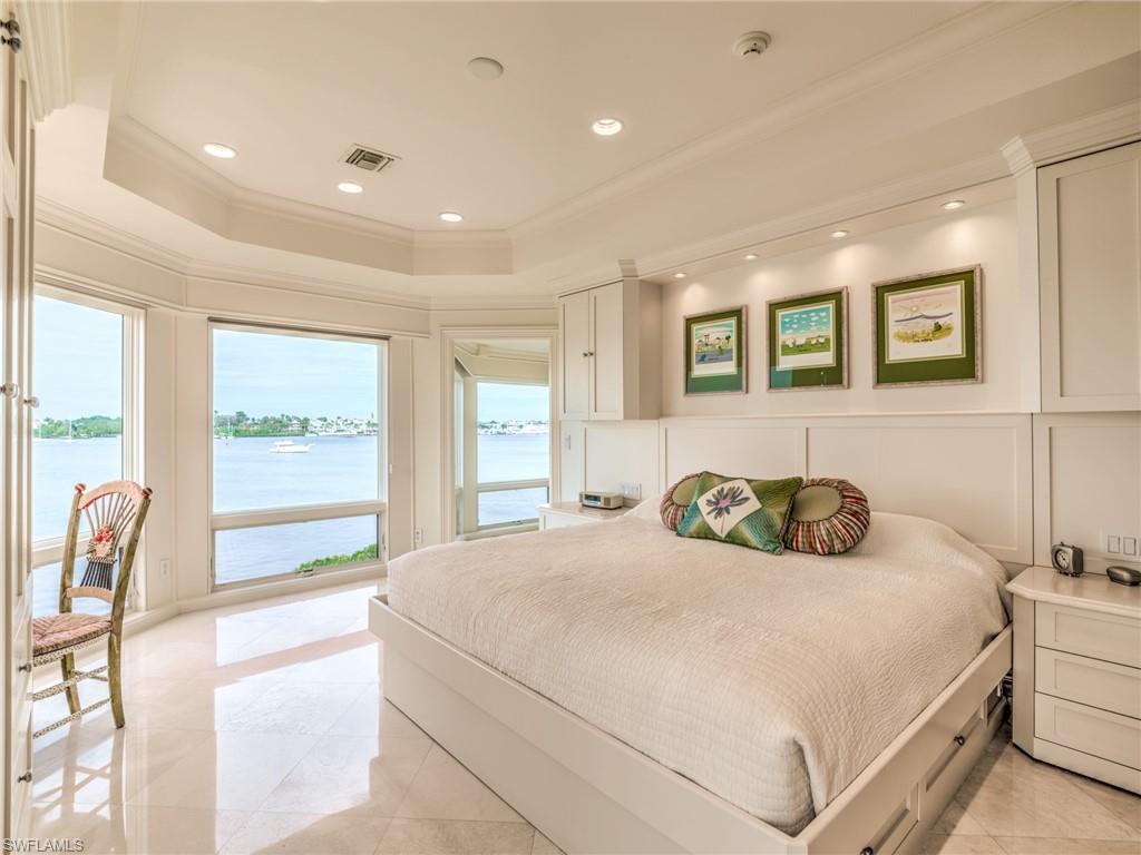 OYSTER BAY - Residential