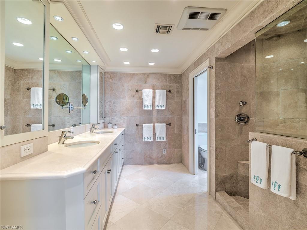 OYSTER BAY - Residential