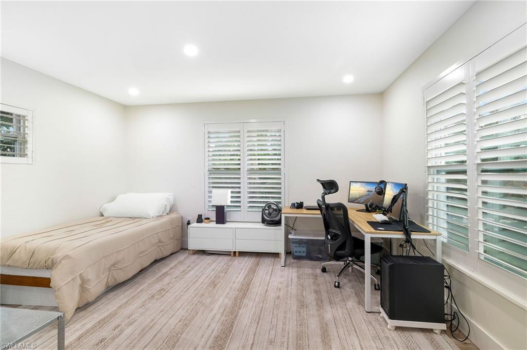 YACHT CLUB COLONY - Residential