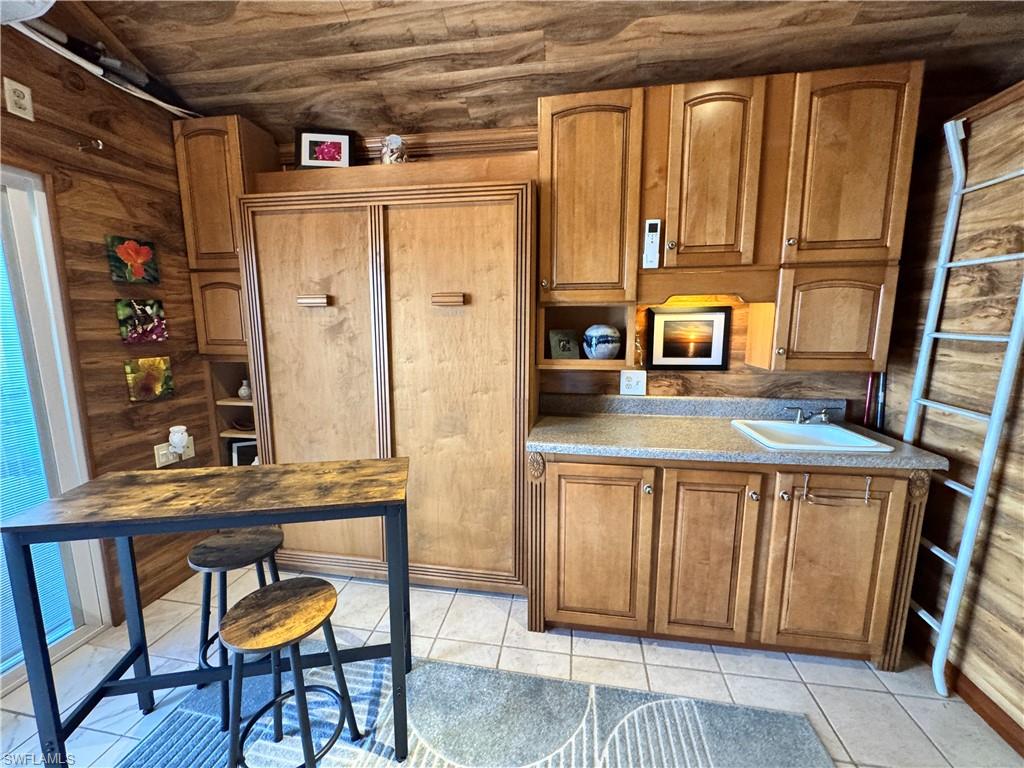 RIVERBEND MOTORCOACH RESORT - Land