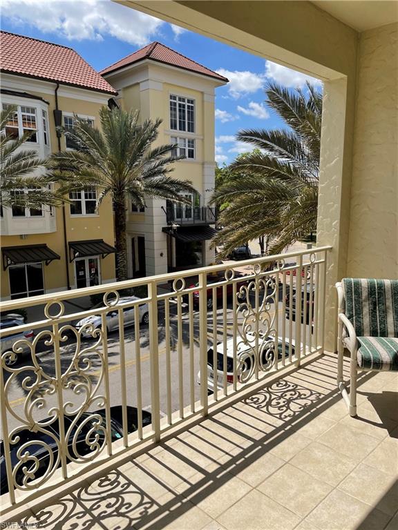 THE RESIDENCES AT LA PIAZZA - Residential