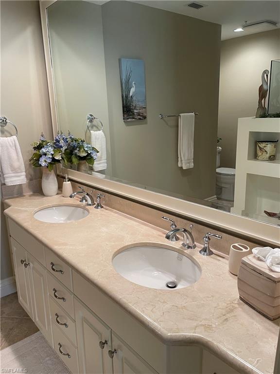 THE RESIDENCES AT LA PIAZZA - Residential