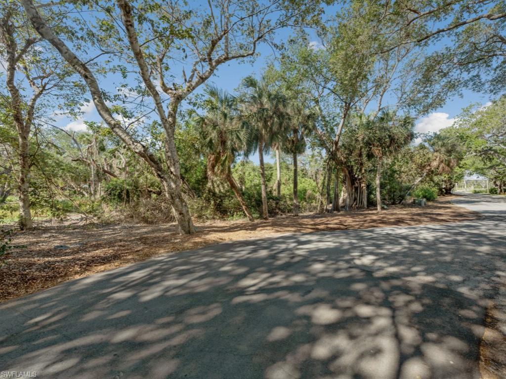 HIDEAWAY BEACH - Land