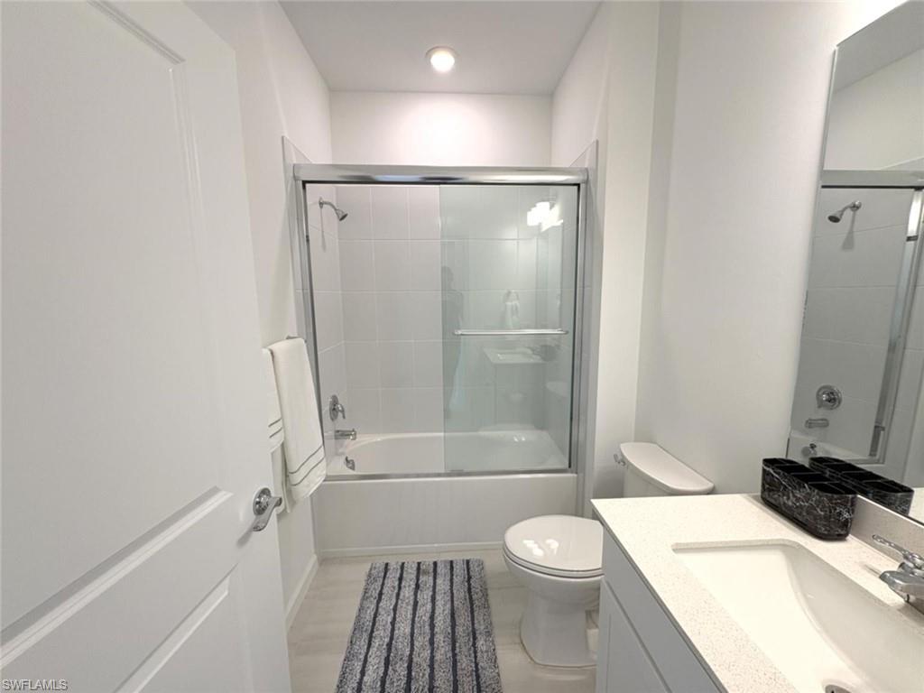 HAMPTON LAKES - Residential