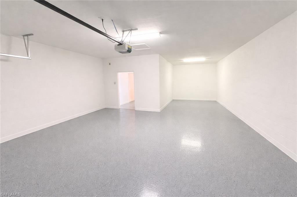 HAMPTON LAKES - Residential