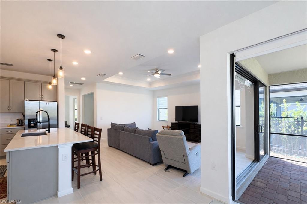 HAMPTON LAKES - Residential