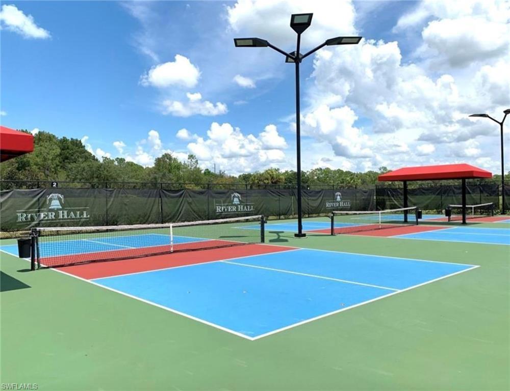 HAMPTON LAKES - Residential