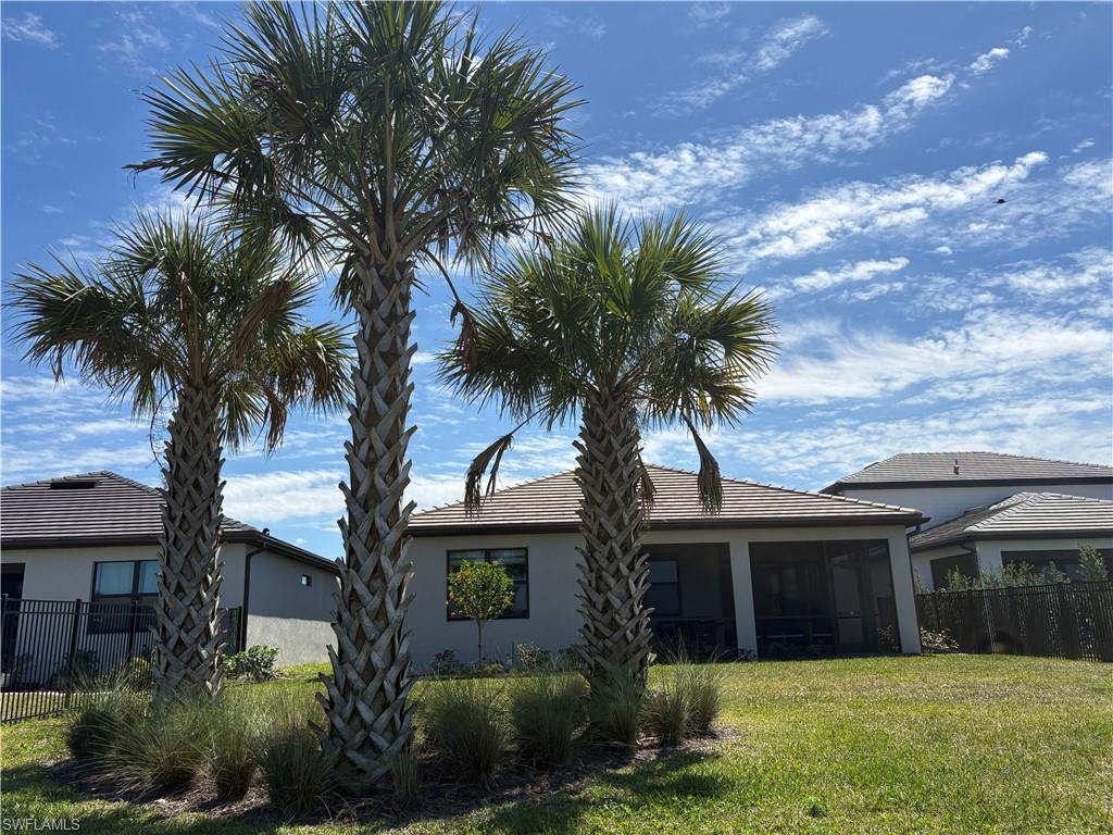 HAMPTON LAKES - Residential