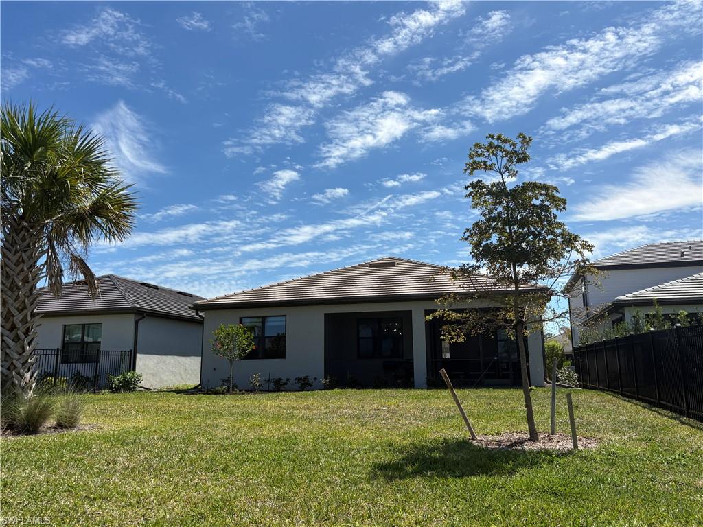 HAMPTON LAKES - Residential