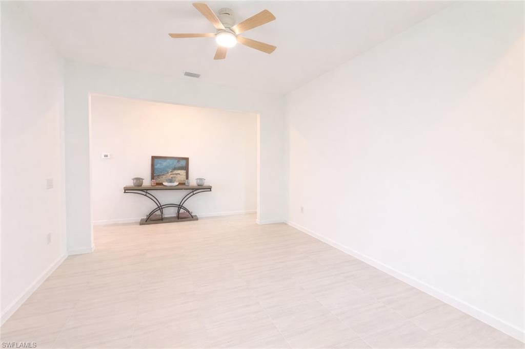 HAMPTON LAKES - Residential