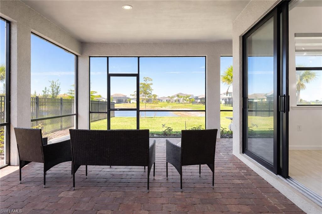 HAMPTON LAKES - Residential