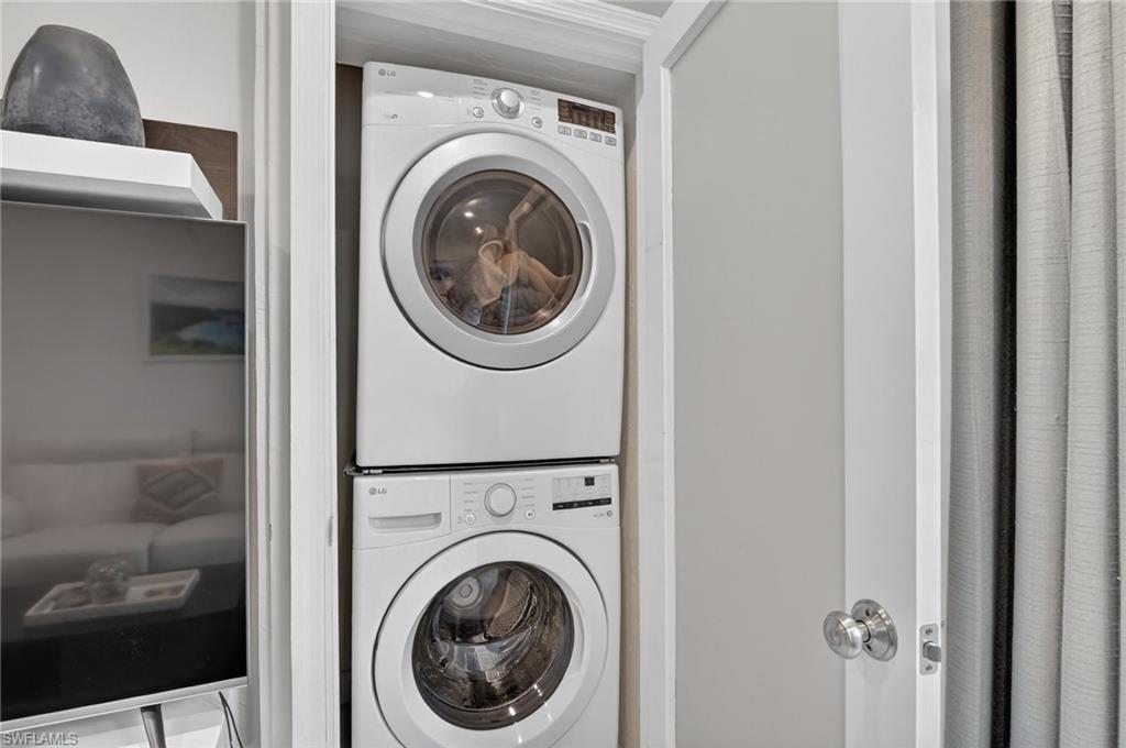 NAPLES PARK - Residential