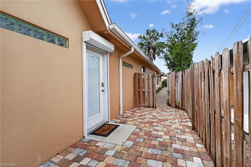 NAPLES PARK - Residential