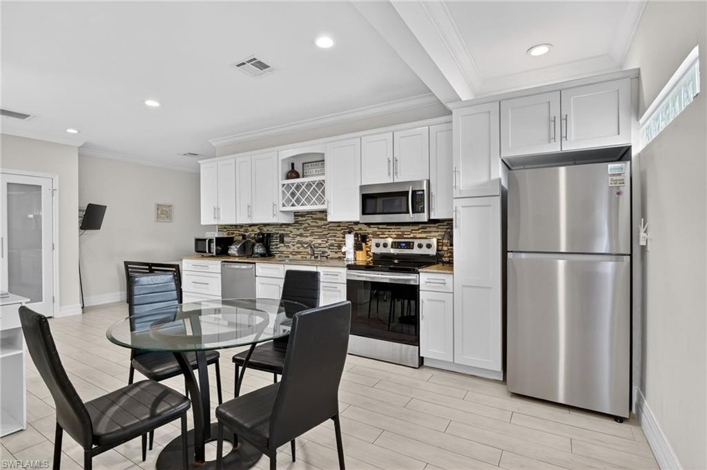 NAPLES PARK - Residential