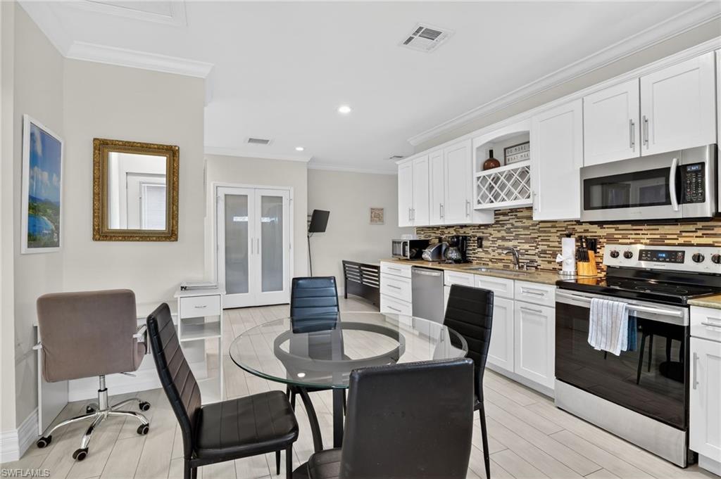 NAPLES PARK - Residential