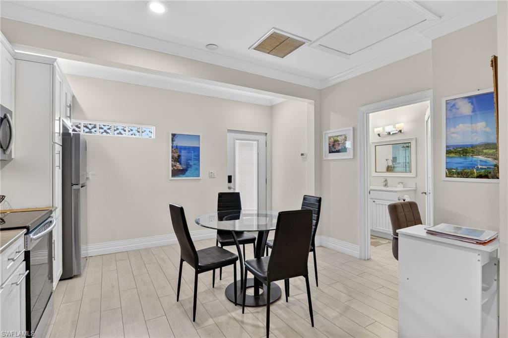 NAPLES PARK - Residential