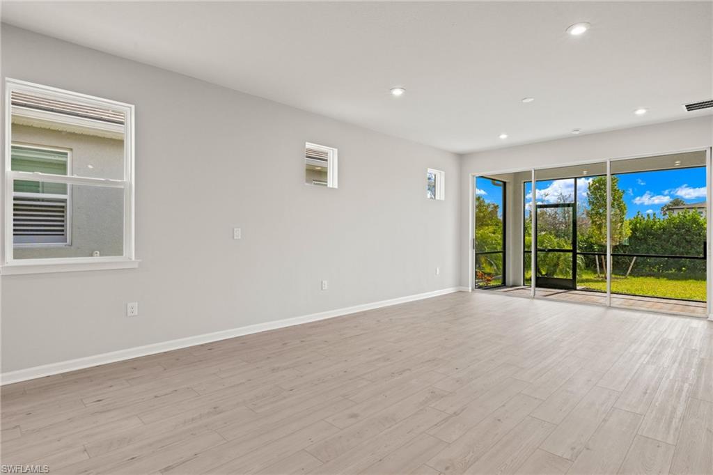 BONAVIE COVE - Residential